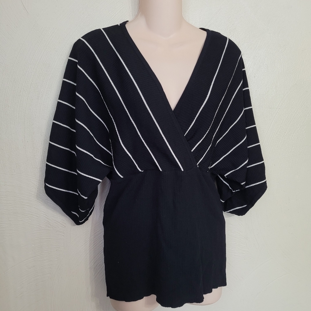 Linda Matthews Black and White Stripe Deep V-Neck Blouse Top Size Women's XL - Picture 3 of 8